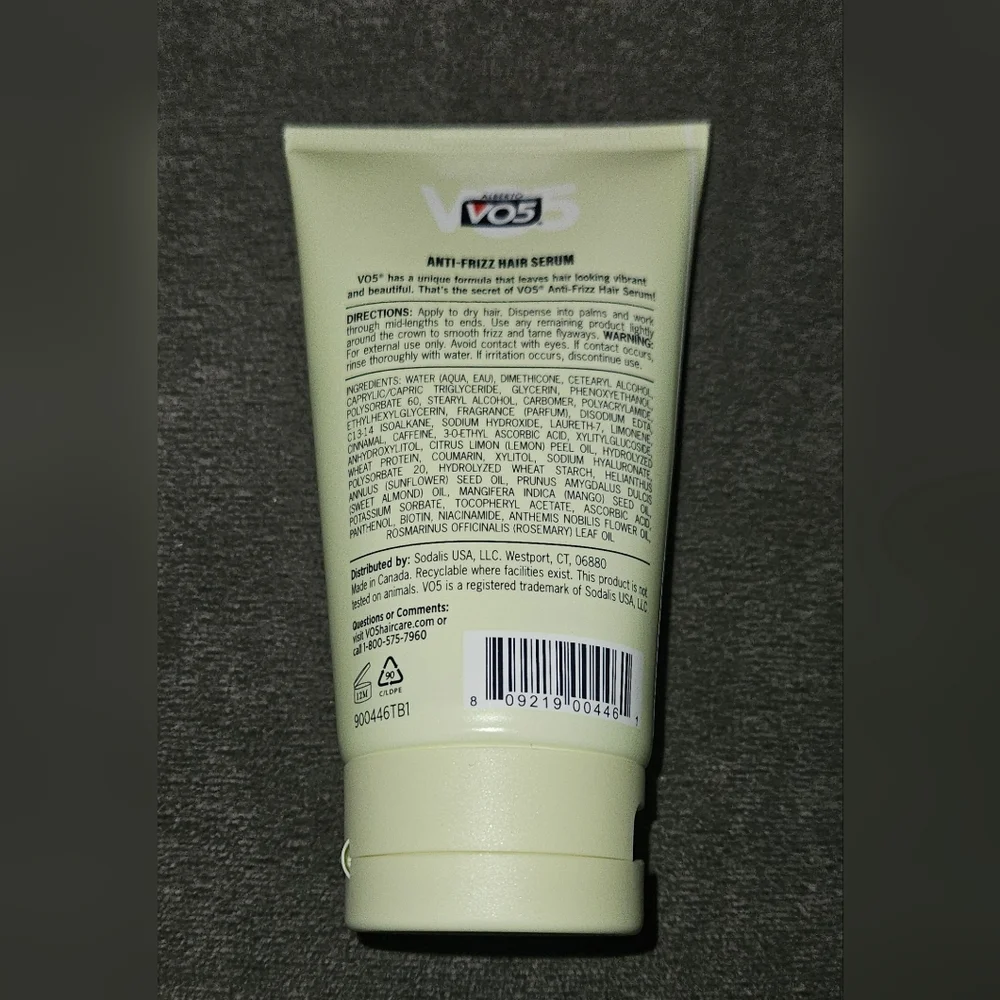 V O5 Anti-Frizz Hair Serum 5fl Oz BNIB